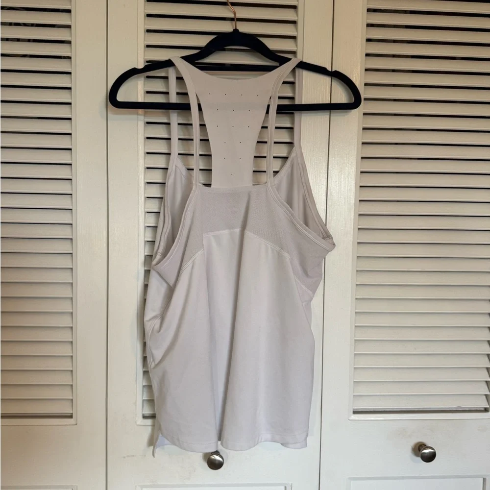 Under Armour Sleeveless Backless Tank Top - Picture 2 of 2